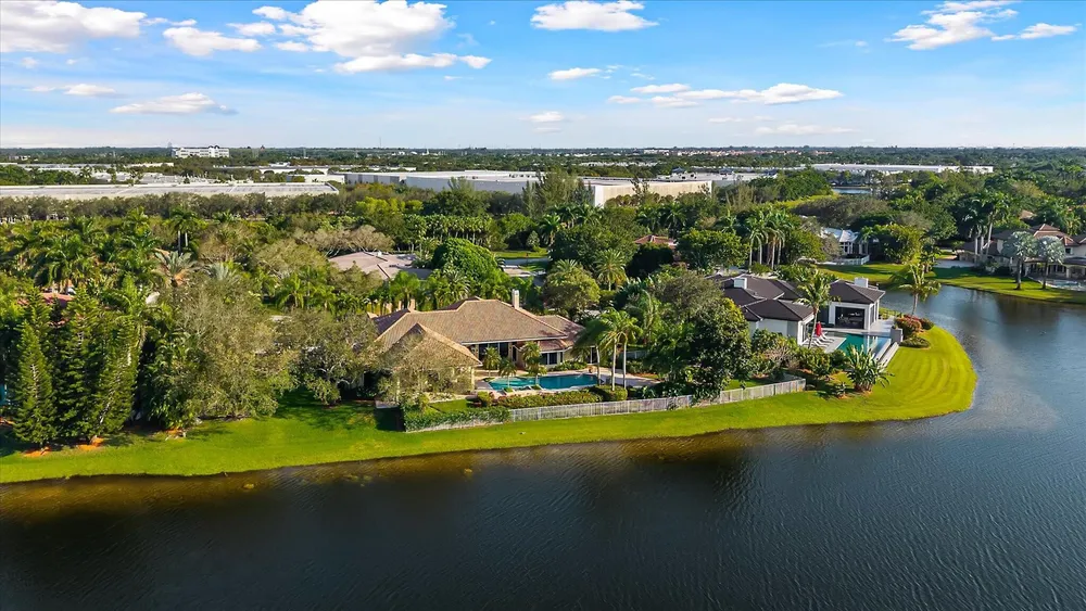 3060 Paddock Rd, Weston, FL 33331