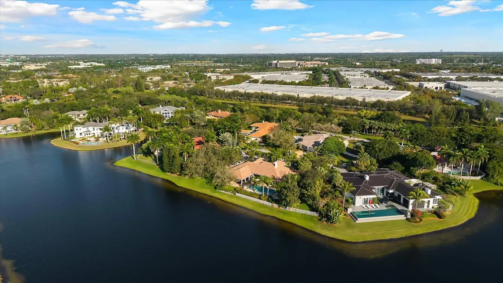 3060 Paddock Rd, Weston, FL 33331