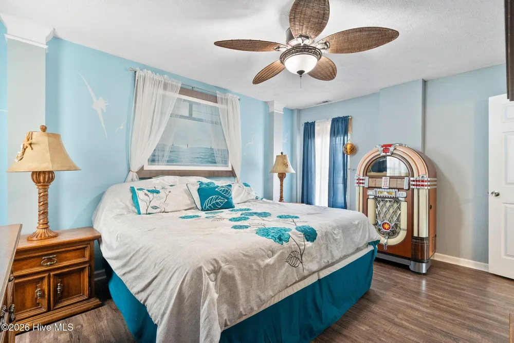 110 Palm Breeze Dr, Carolina Beach, NC 28428