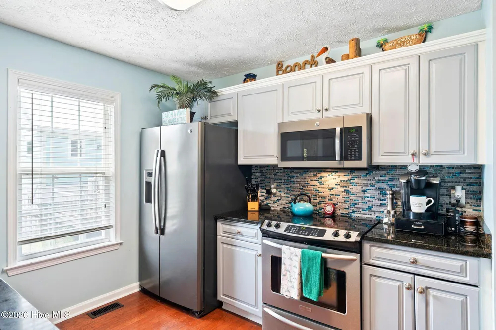 110 Palm Breeze Dr, Carolina Beach, NC 28428