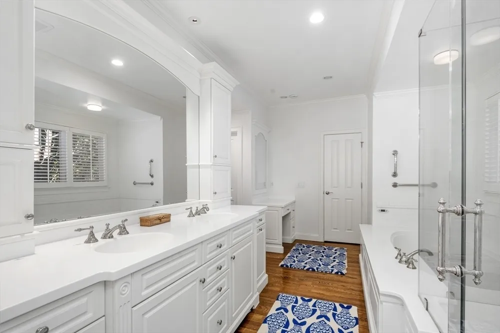 71 Clubhouse Dr, Hingham, MA 02043