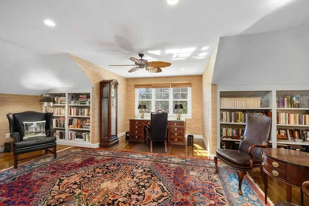 71 Clubhouse Dr, Hingham, MA 02043