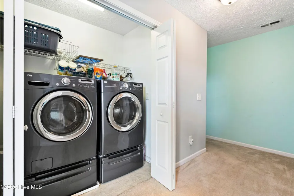110 Palm Breeze Dr, Carolina Beach, NC 28428