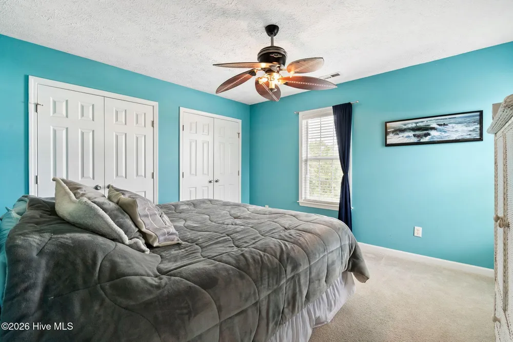 110 Palm Breeze Dr, Carolina Beach, NC 28428