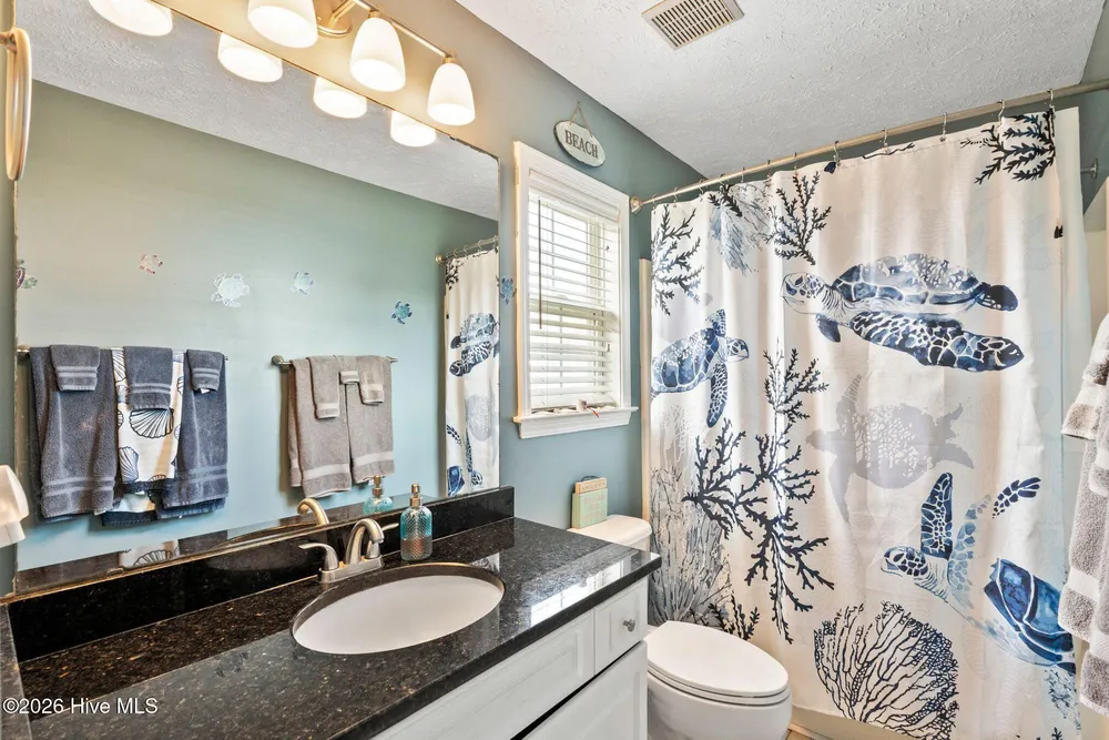 110 Palm Breeze Dr, Carolina Beach, NC 28428
