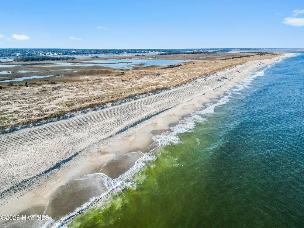 110 Palm Breeze Dr, Carolina Beach, NC 28428