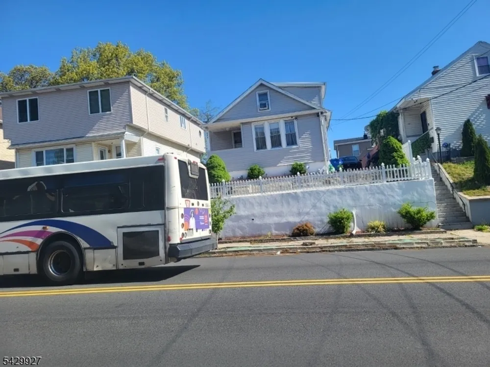 377 5th Ave, Paterson, NJ 07514