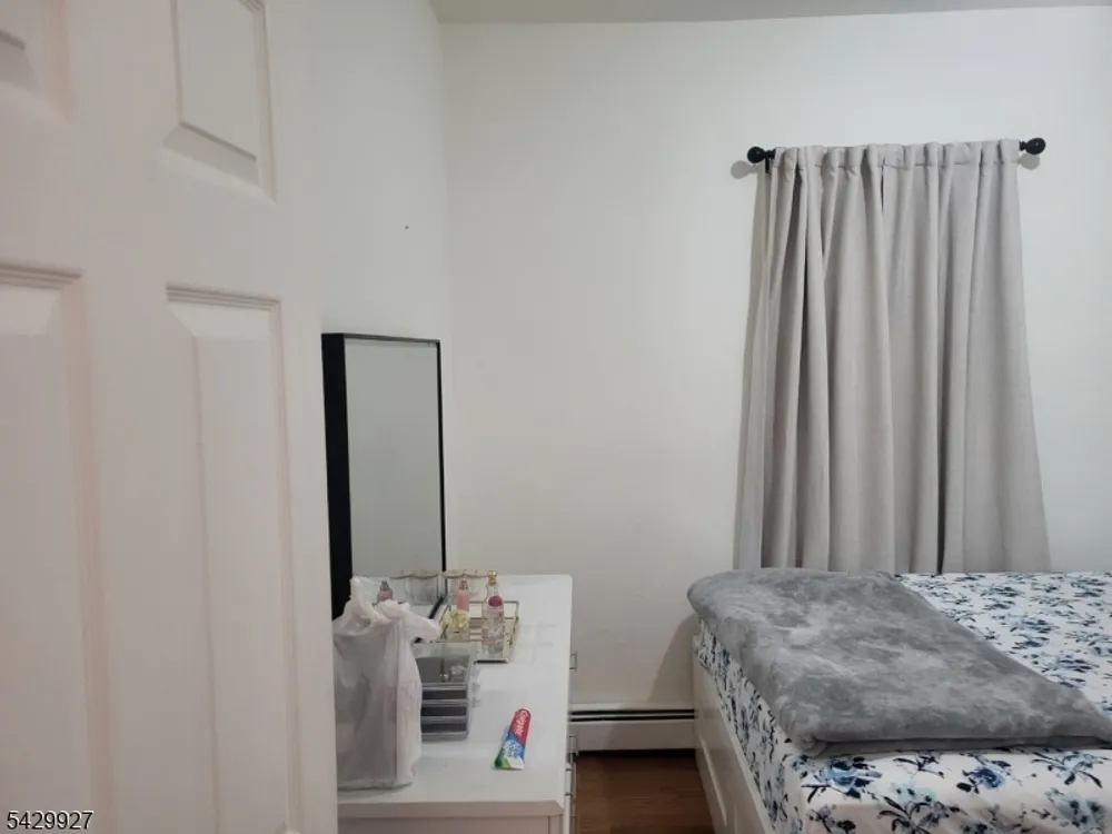 377 5th Ave, Paterson, NJ 07514