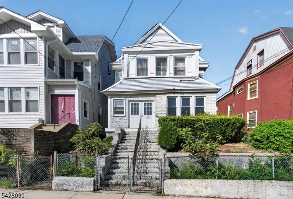 127 Lyons Ave, Newark, NJ 07112