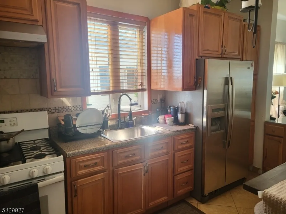 377 5th Ave, Paterson, NJ 07514