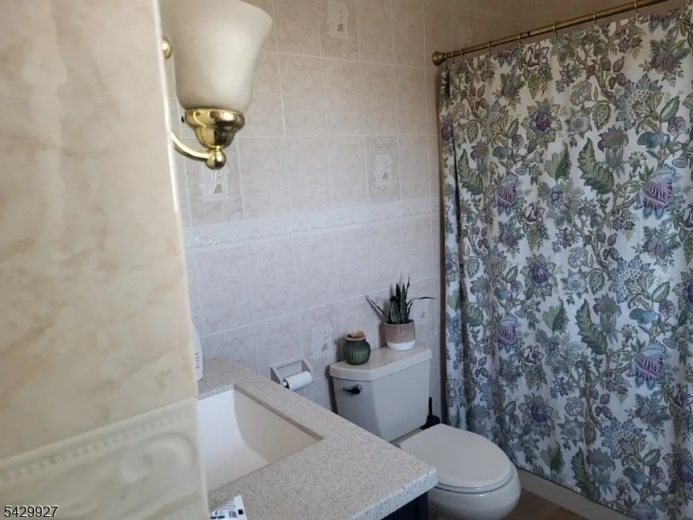 377 5th Ave, Paterson, NJ 07514