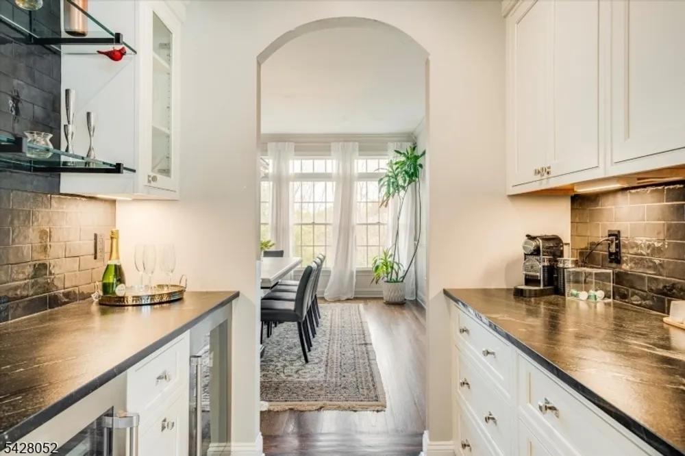 17 Spencer Dr, Morristown, NJ 07960