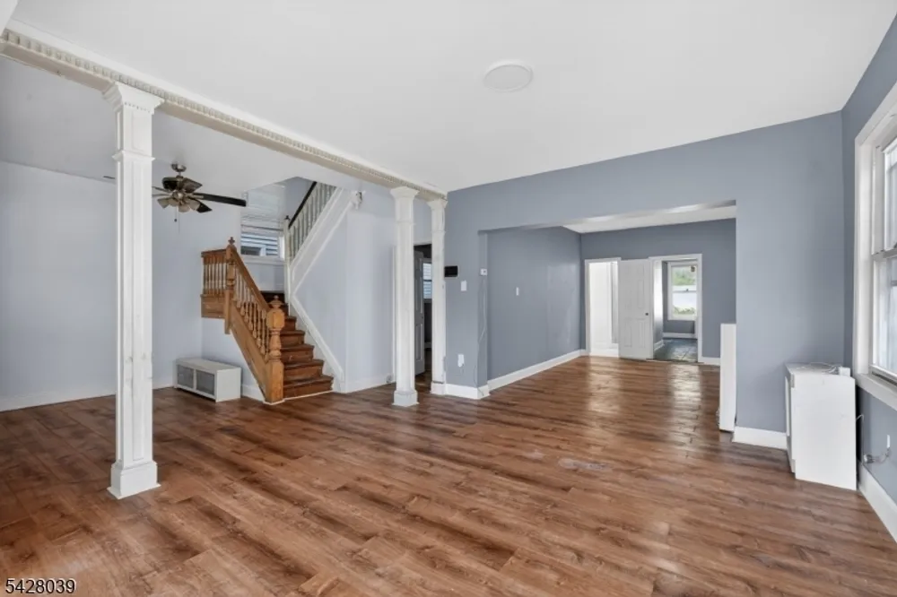 127 Lyons Ave, Newark, NJ 07112