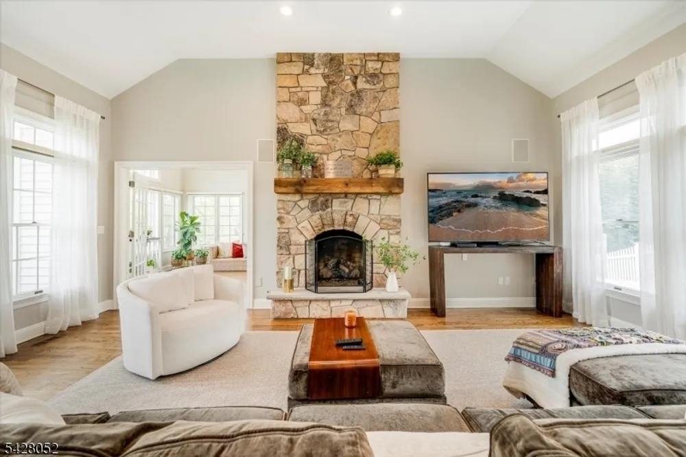 17 Spencer Dr, Morristown, NJ 07960
