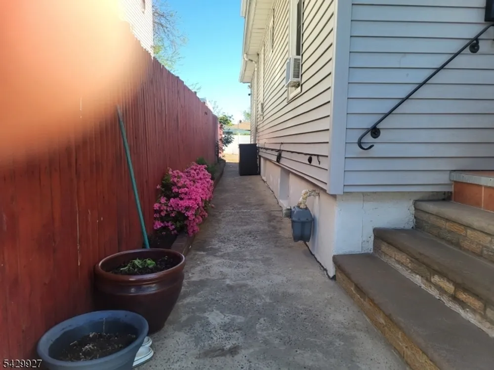 377 5th Ave, Paterson, NJ 07514