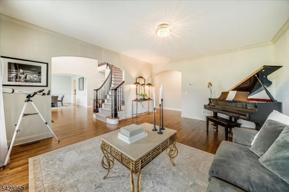 17 Spencer Dr, Morristown, NJ 07960