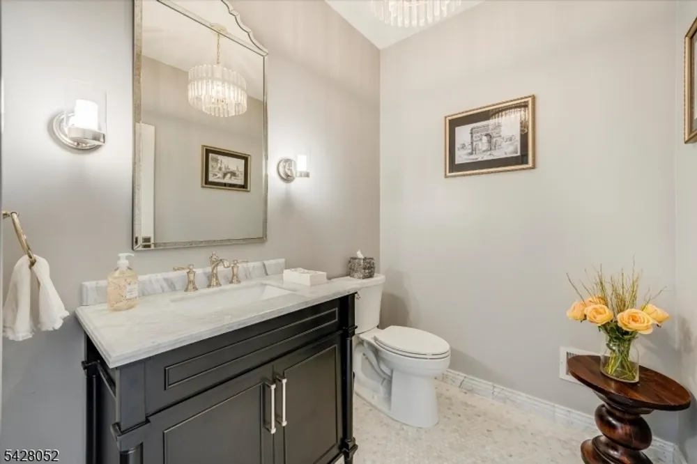 17 Spencer Dr, Morristown, NJ 07960