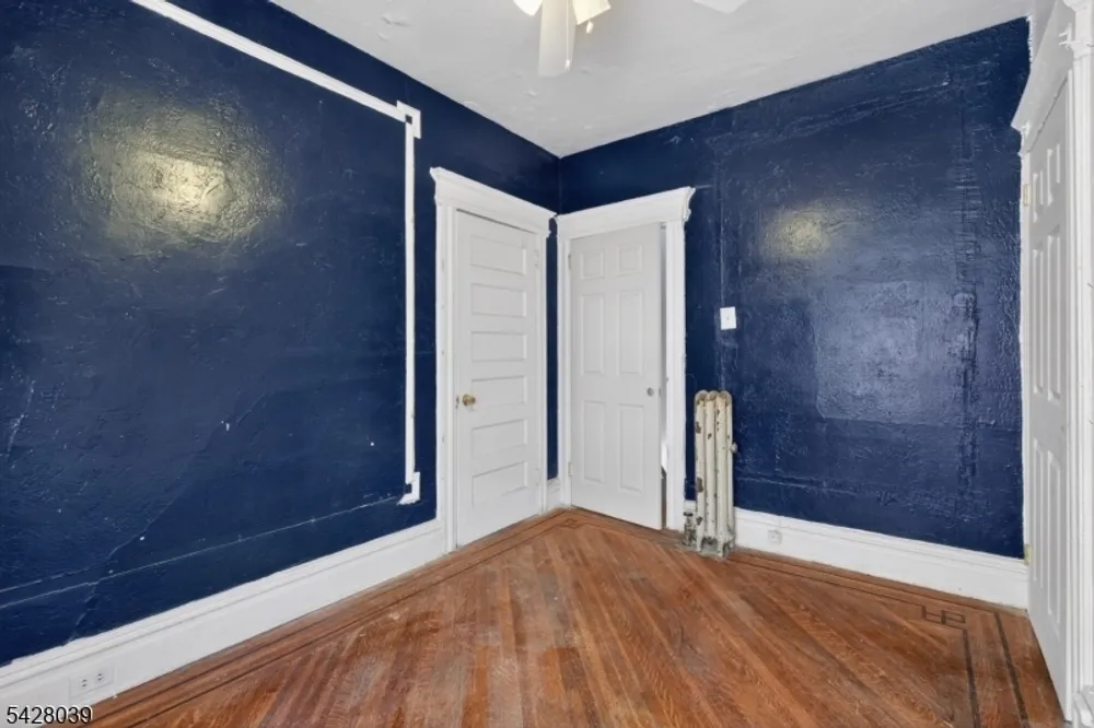 127 Lyons Ave, Newark, NJ 07112