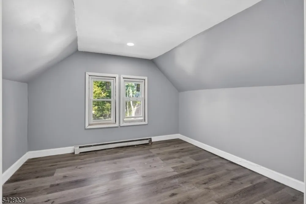 127 Lyons Ave, Newark, NJ 07112