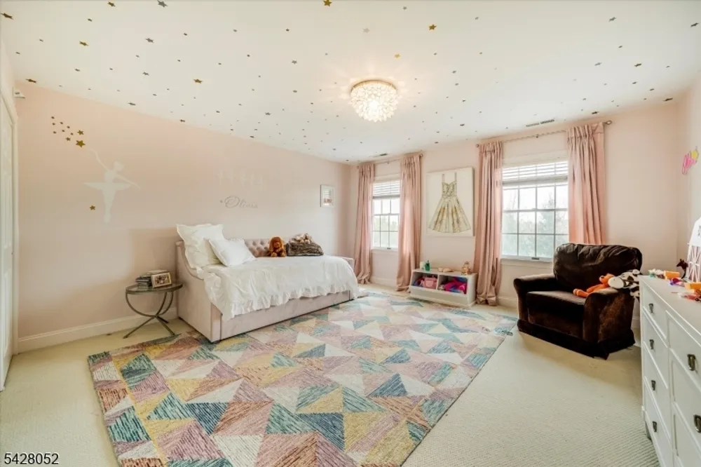 17 Spencer Dr, Morristown, NJ 07960