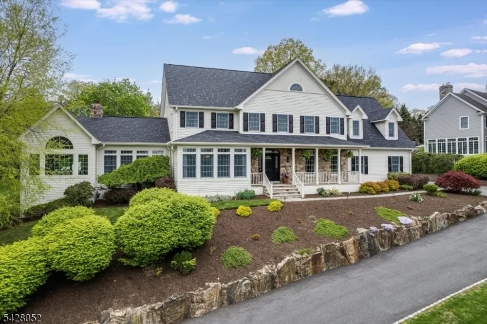17 Spencer Dr, Morristown, NJ 07960