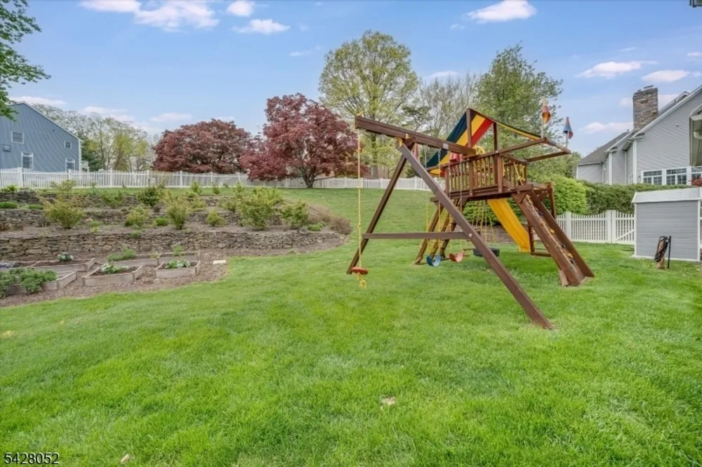 17 Spencer Dr, Morristown, NJ 07960