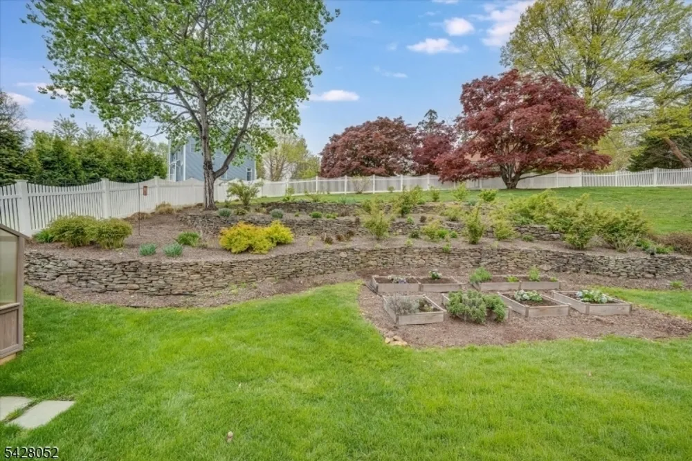 17 Spencer Dr, Morristown, NJ 07960