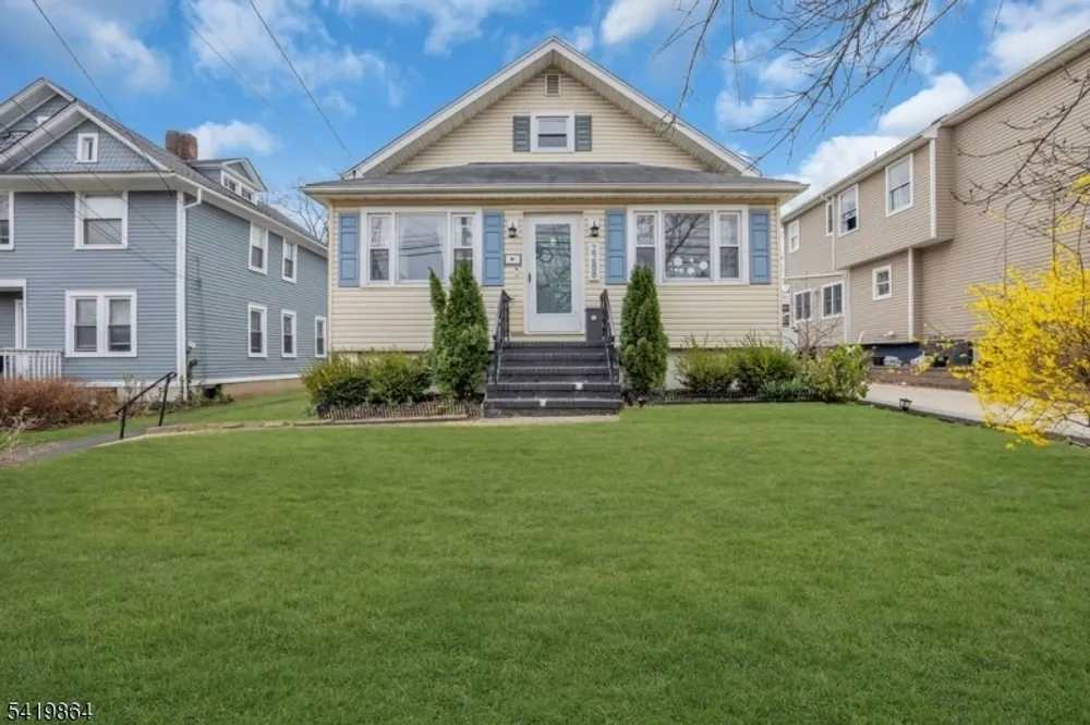 2288 North Ave, Scotch Plains, NJ 07076-4526