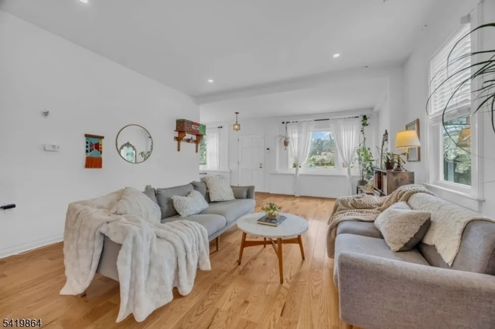 2288 North Ave, Scotch Plains, NJ 07076-4526