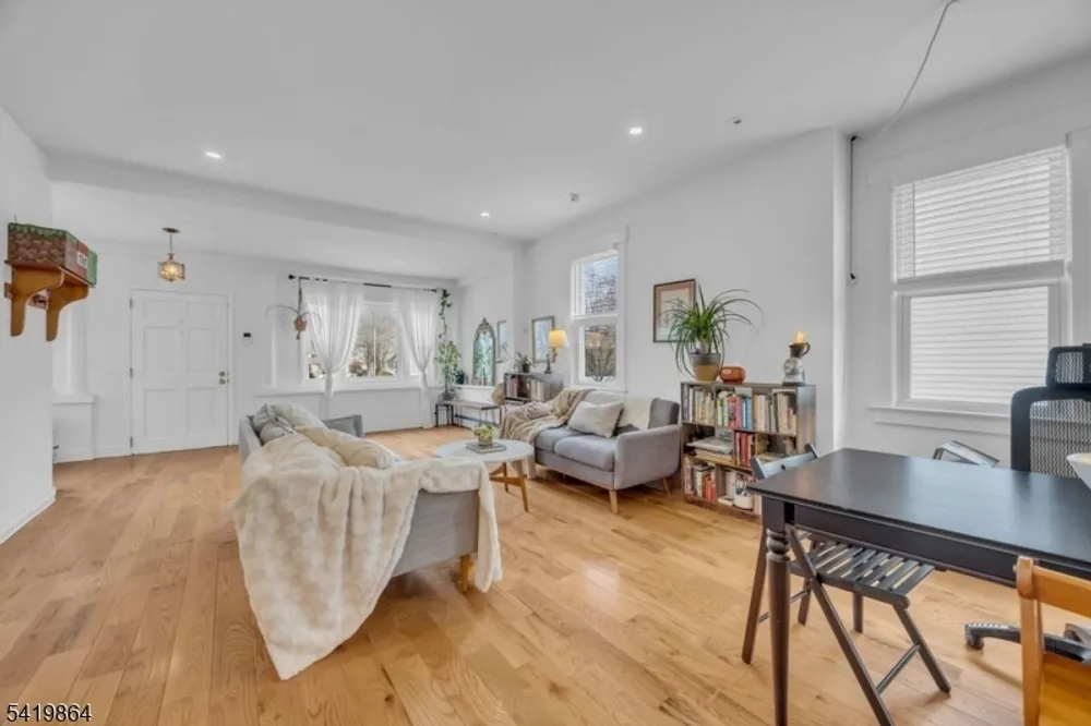 2288 North Ave, Scotch Plains, NJ 07076-4526