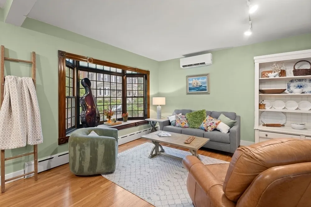 67 Maple St, Milton, MA 02186