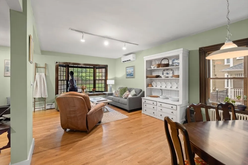 67 Maple St, Milton, MA 02186
