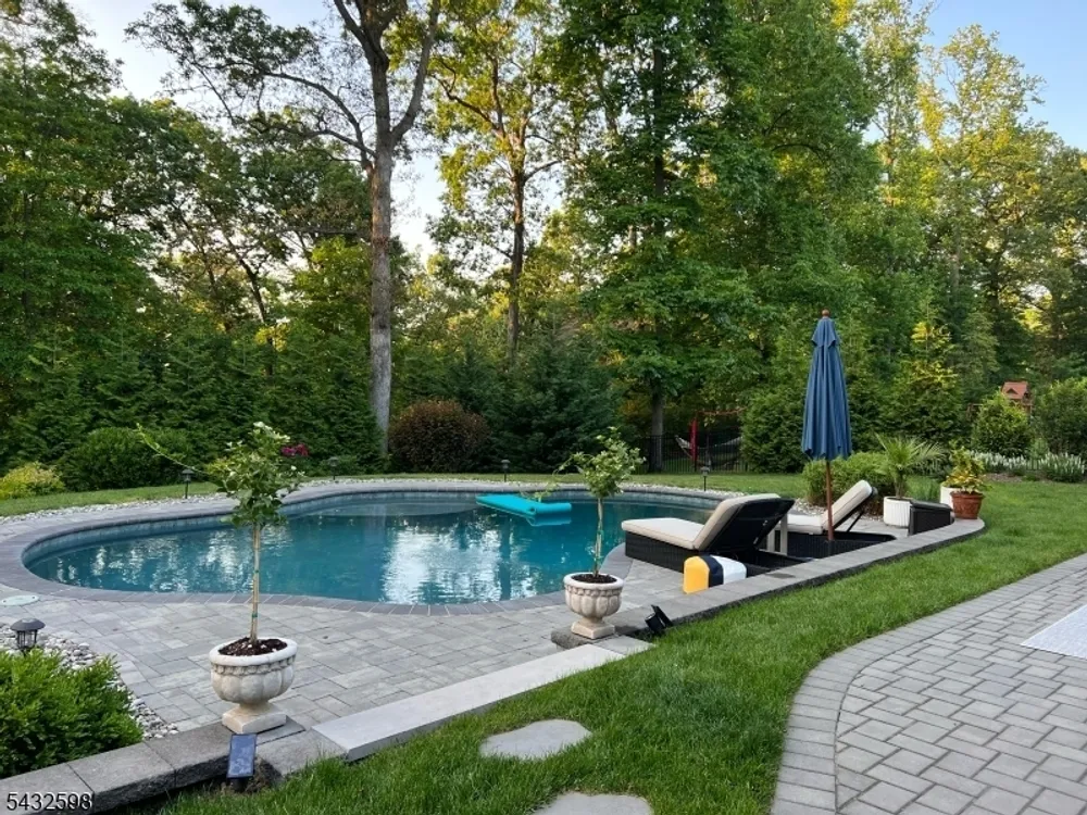107 Longview Ave, Chatham, NJ 07928