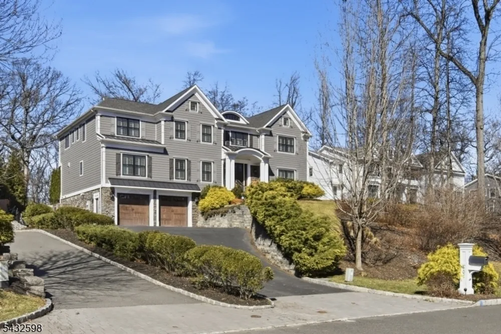 107 Longview Ave, Chatham, NJ 07928