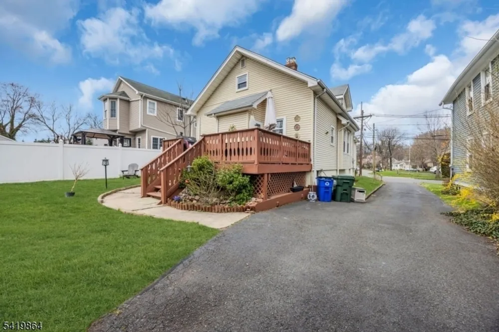 2288 North Ave, Scotch Plains, NJ 07076-4526