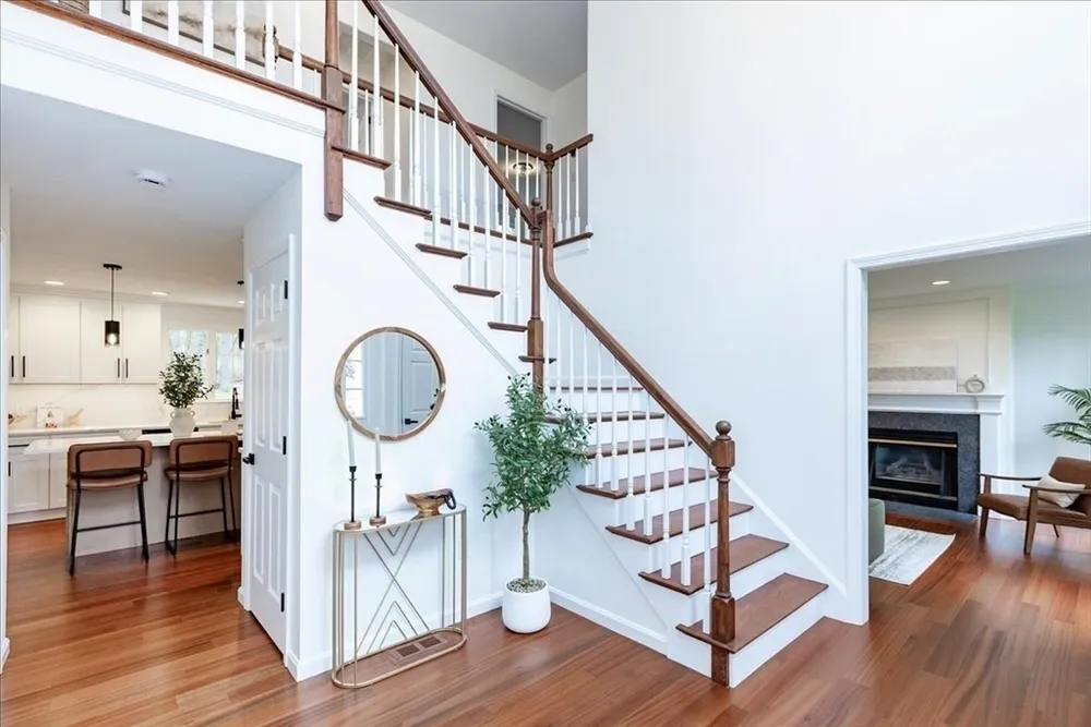 16 Shipley Cir, Westford, MA 01886