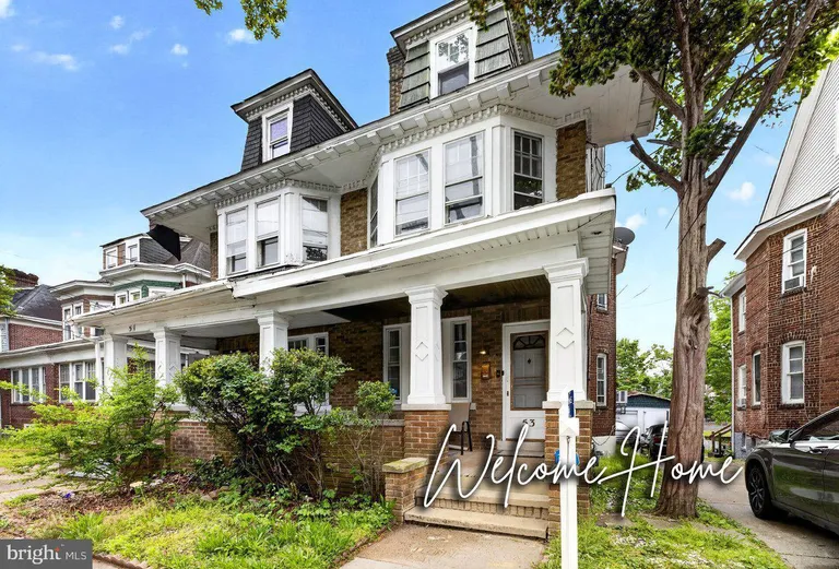 53 Sanhican Dr, Trenton, NJ 08618