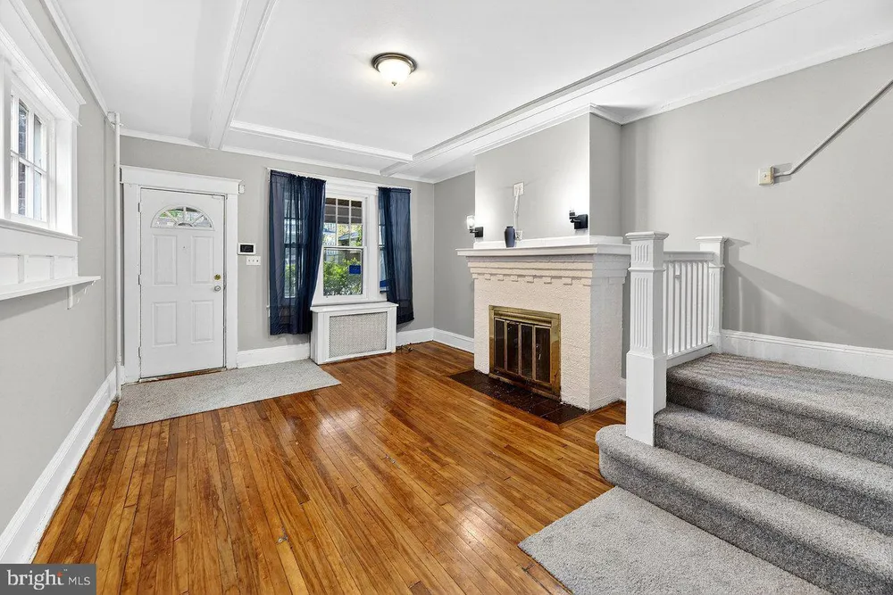 53 Sanhican Dr, Trenton, NJ 08618