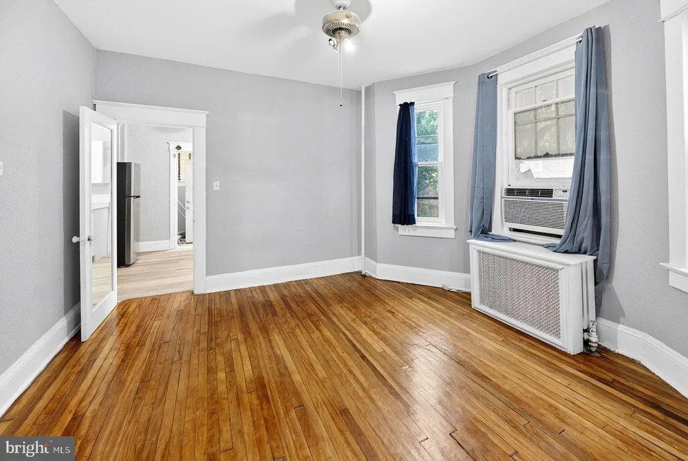 53 Sanhican Dr, Trenton, NJ 08618