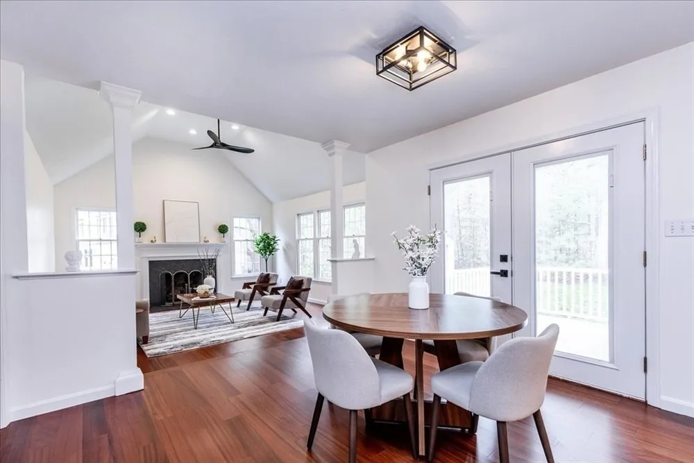 16 Shipley Cir, Westford, MA 01886