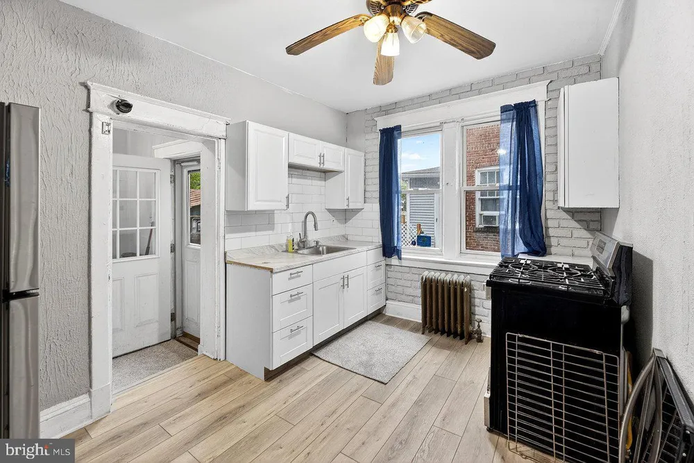 53 Sanhican Dr, Trenton, NJ 08618