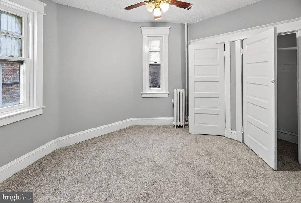 53 Sanhican Dr, Trenton, NJ 08618