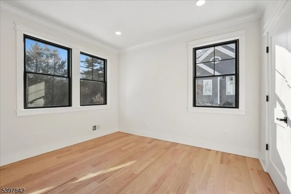 32 Felch Rd, Florham Park, NJ 07932