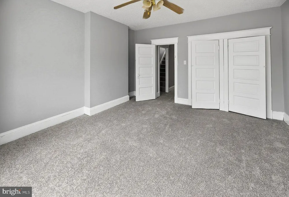 53 Sanhican Dr, Trenton, NJ 08618