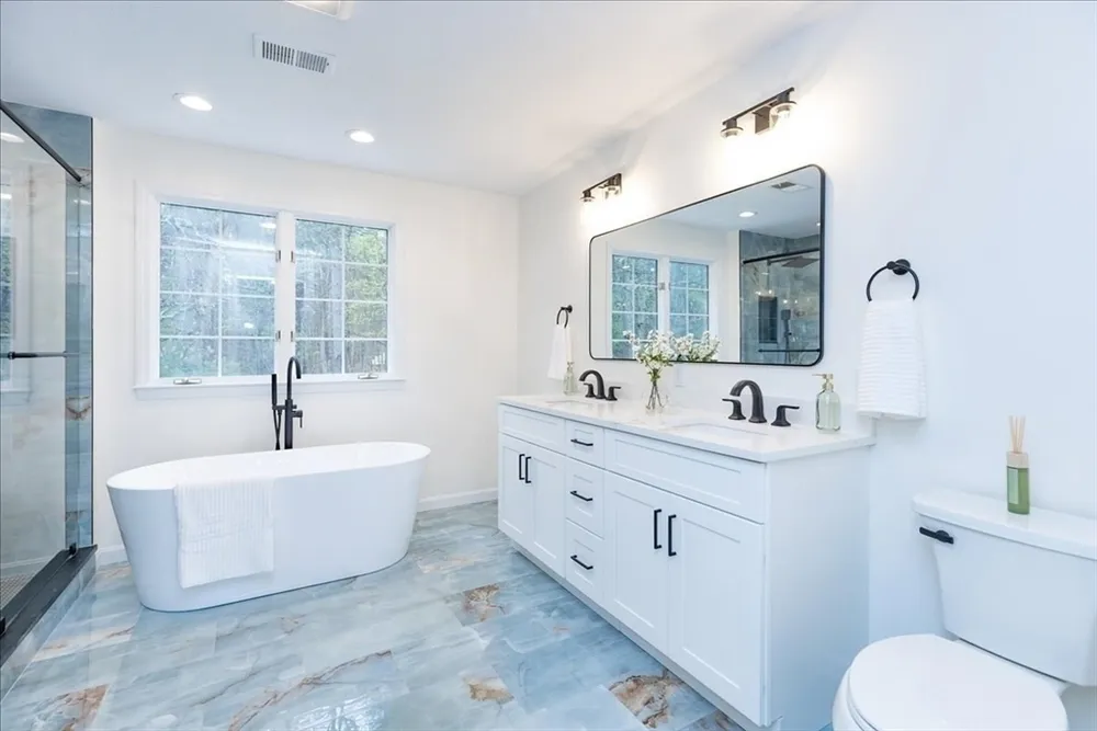 16 Shipley Cir, Westford, MA 01886