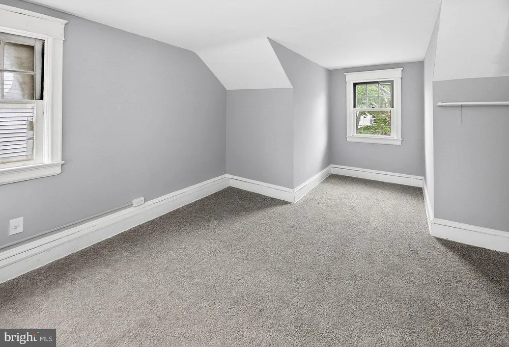 53 Sanhican Dr, Trenton, NJ 08618