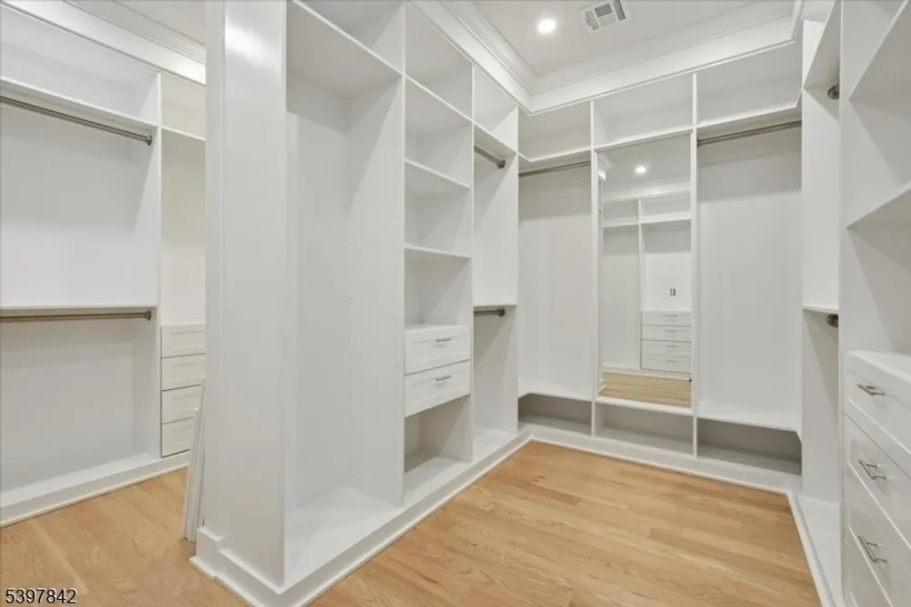 32 Felch Rd, Florham Park, NJ 07932