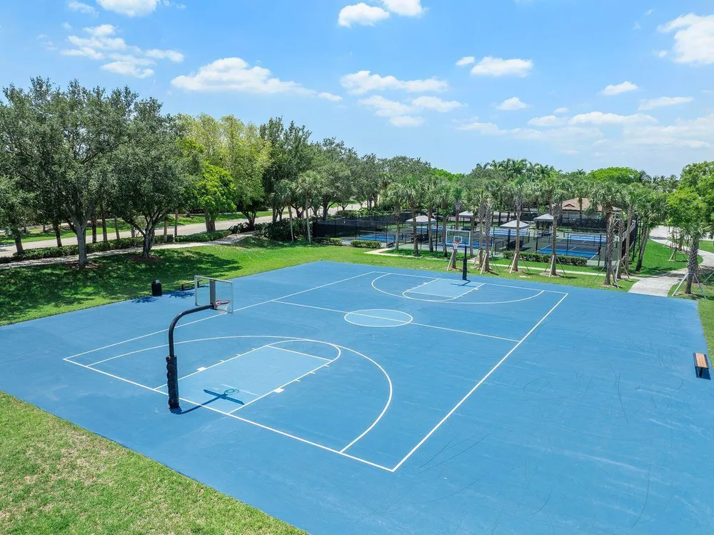 6246 NW 125th Ave, Coral Springs, FL 33076
