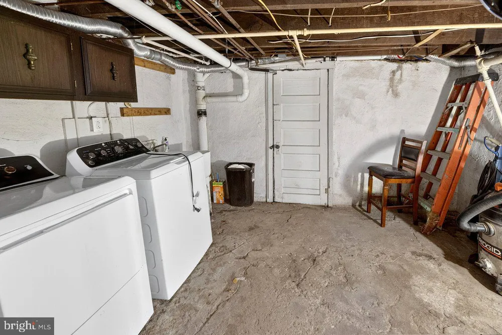 53 Sanhican Dr, Trenton, NJ 08618