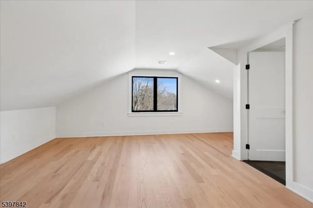 32 Felch Rd, Florham Park, NJ 07932